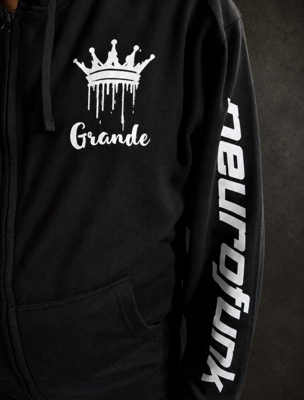 Bluza Neurofunk Grande – przód, logo Grande i Neurofunk na rękawach