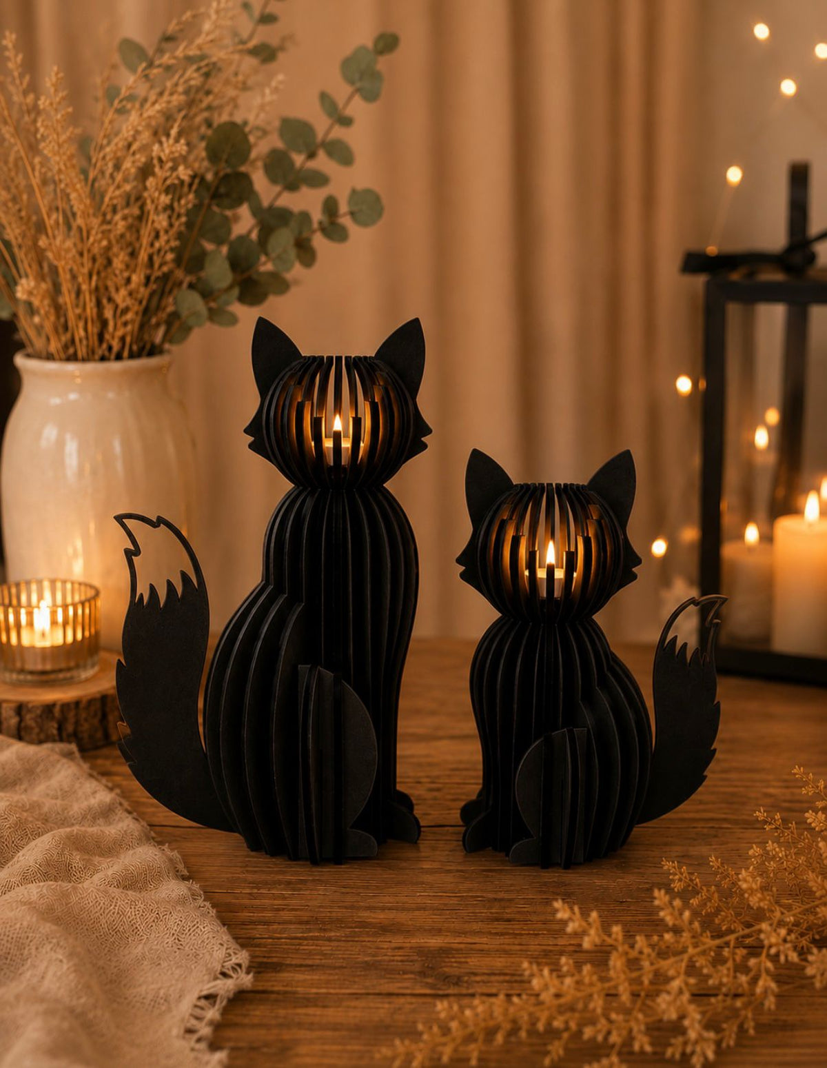 Drewniany świecznik lis na tealight – wersja czarna, mały i duży